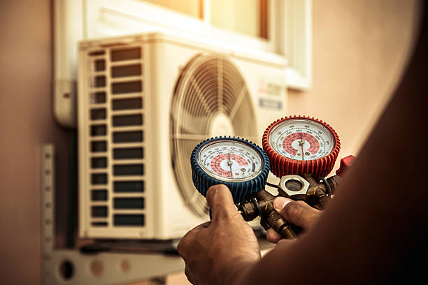 Professional Hvac Installation technician working in Mountain Center, CA